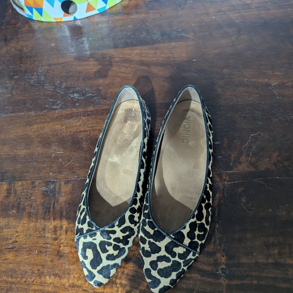 Vionic Flats - Picture 3 of 3